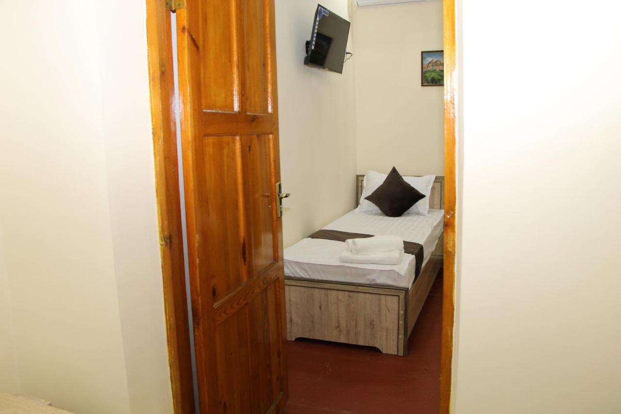 Zafaron Hotel ทาชเคนต์ ภายนอก รูปภาพ